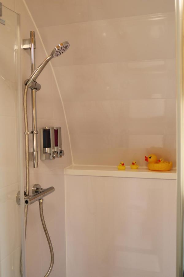 Loch Cromore Holiday Pods Extérieur photo